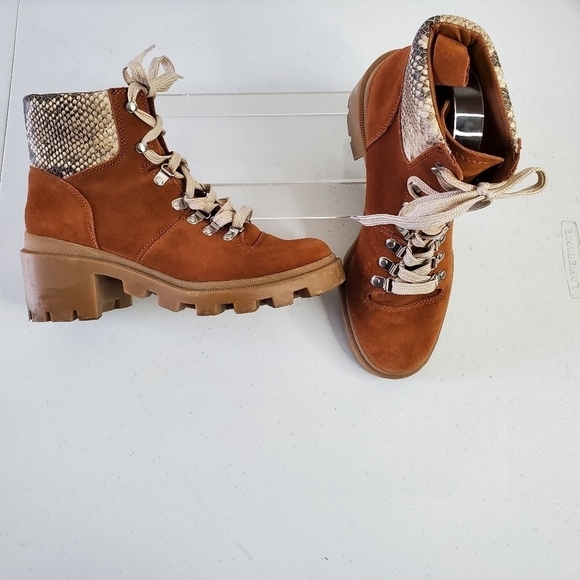 Dolce Vita Rubi Hiker Boot Size 8 Suede Snake Print Accent Chunky Y2K Lug Sole - Picture 7 of 15
